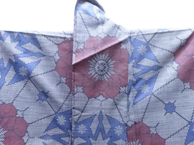  花模様織出し本場泥大島紬着物（5マルキ）